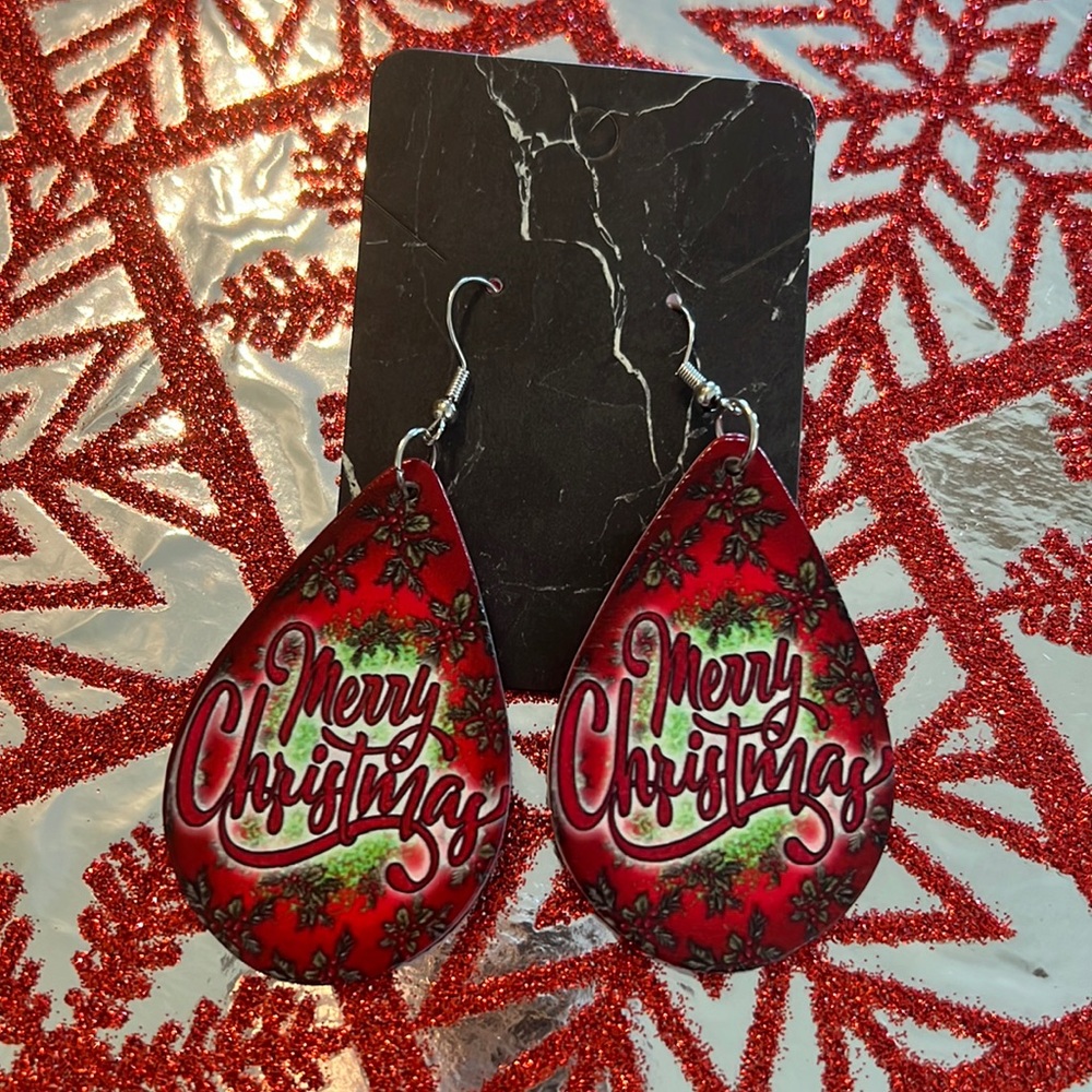 NIP Merry Christmas HOLLY BERRY Design earrings (1 pair)